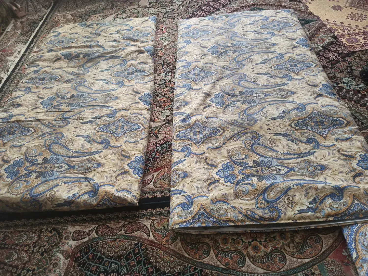 تشک|رختخواب، بالش، پتو|مشهد, طرق|دیوار