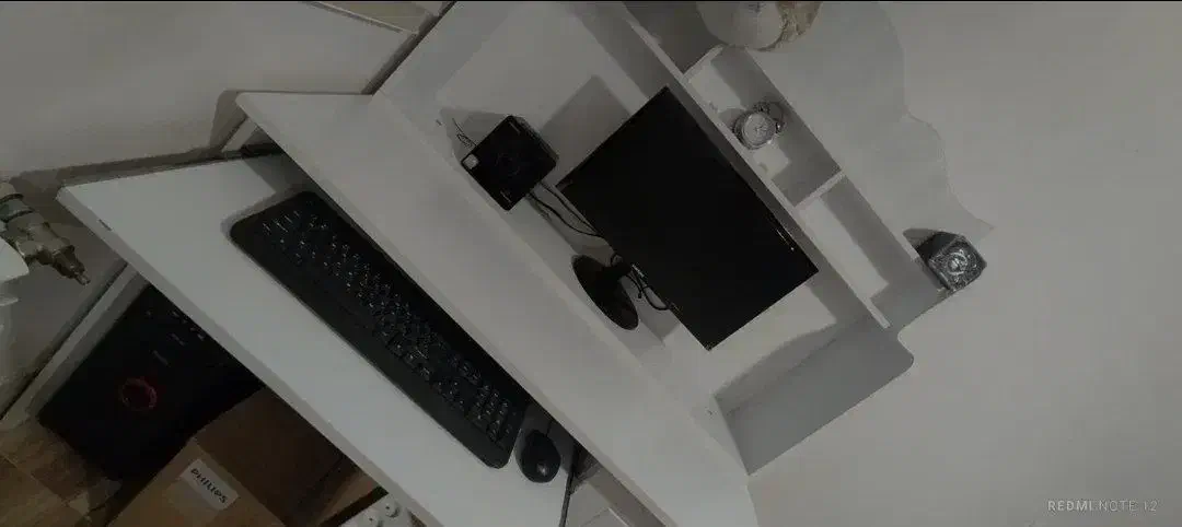 میز کامپیوتر و میز تحریر|میز تحریر و کامپیوتر|اراک, |دیوار