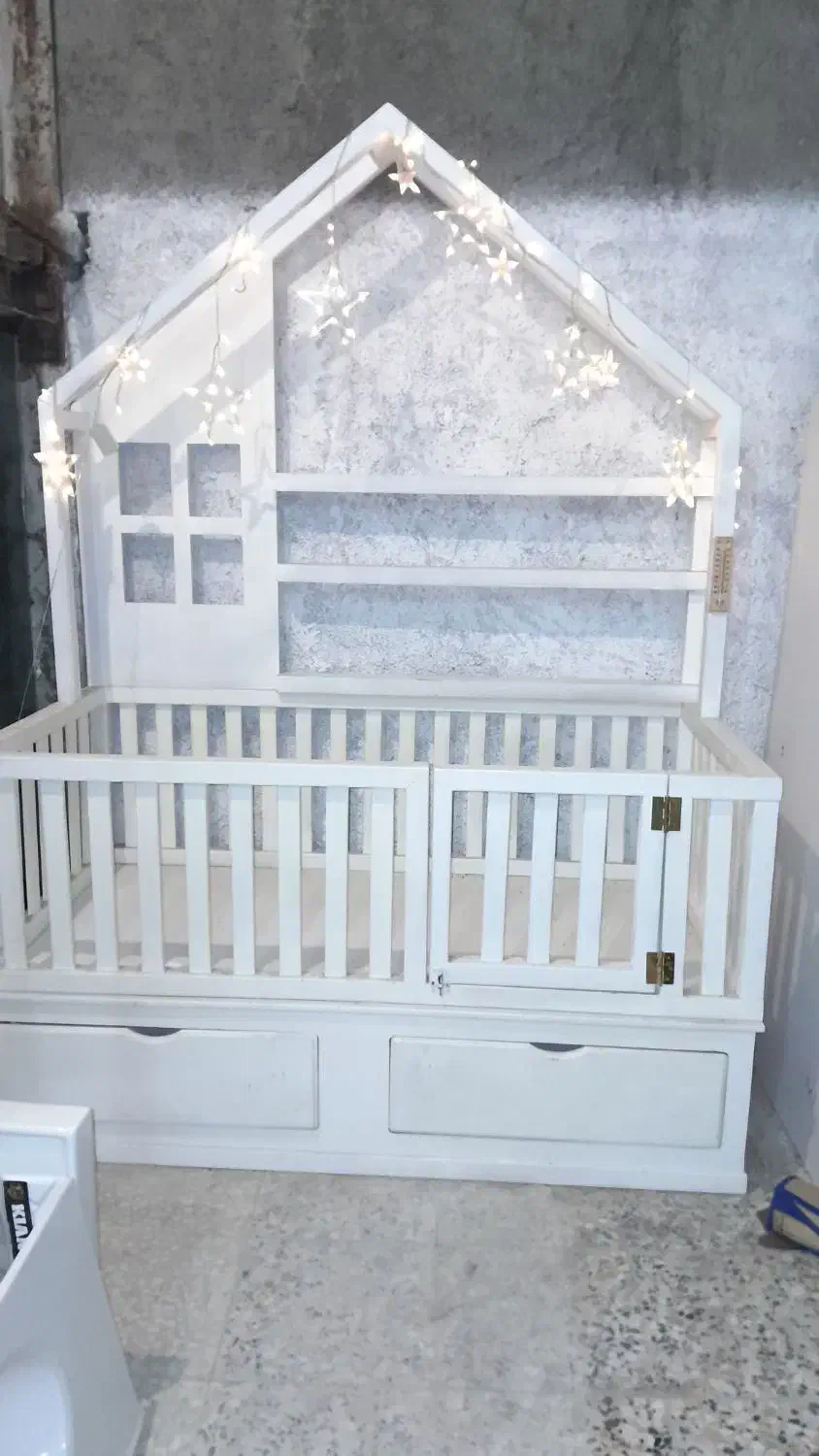 تخت کودک،نوزاد، بچه(معاوضه)|تخت و صندلی بچه|بومهن, |دیوار