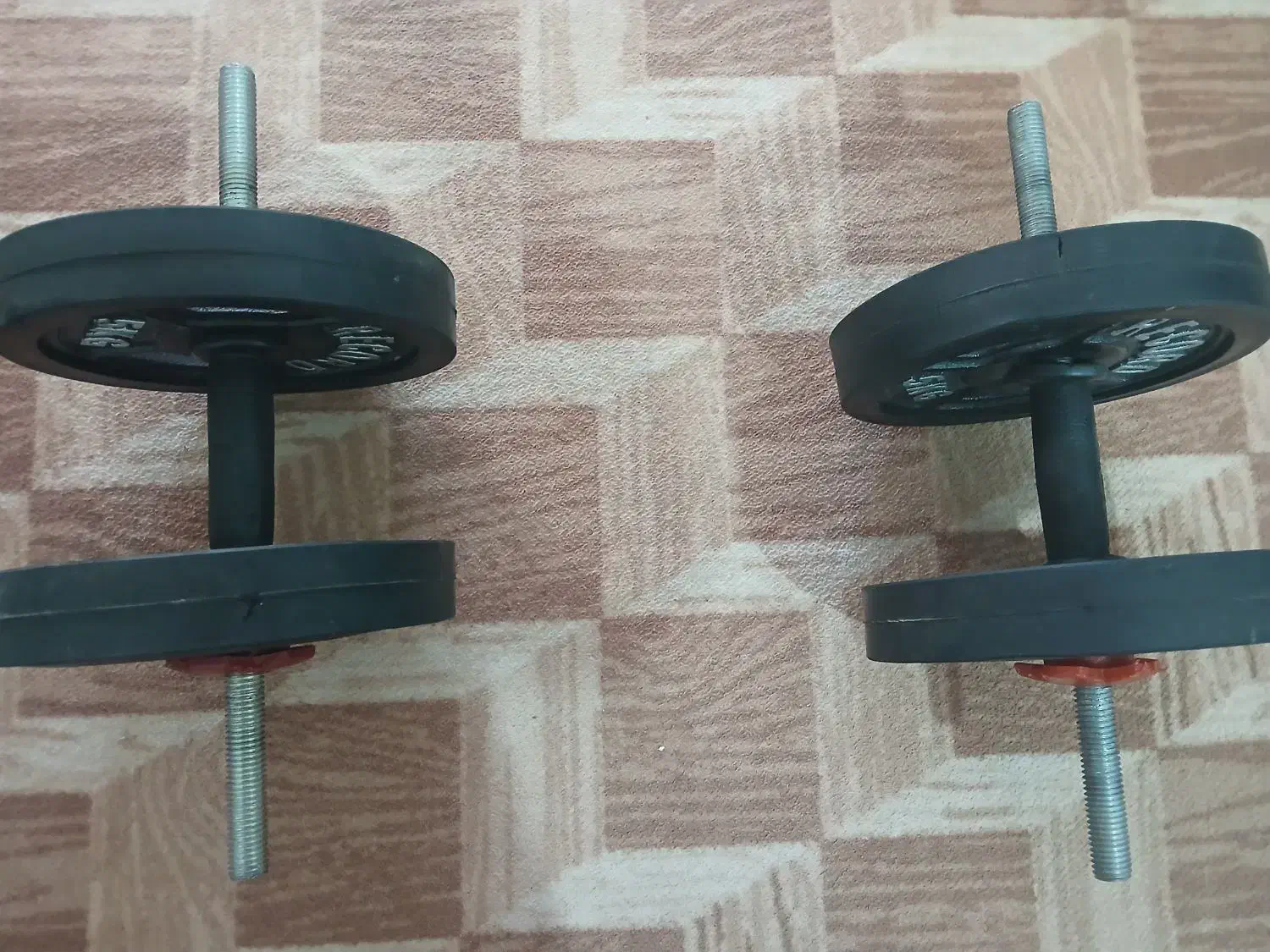 دوعدد دمبل ۱۰ کیلویی مجموعا ۲۰ کیلو مارک رکورد نوو|تجهیزات ورزشی|هشتگرد, هشتگرد قدیم|دیوار