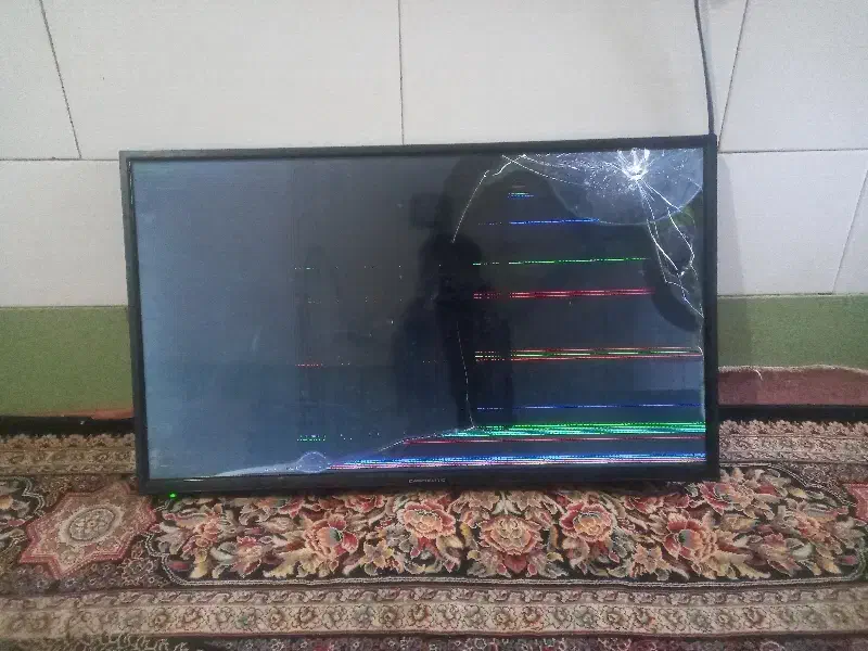 تلوزیون LEDشکسته|تلویزیون و پروژکتور|قم, ولیعصر|دیوار