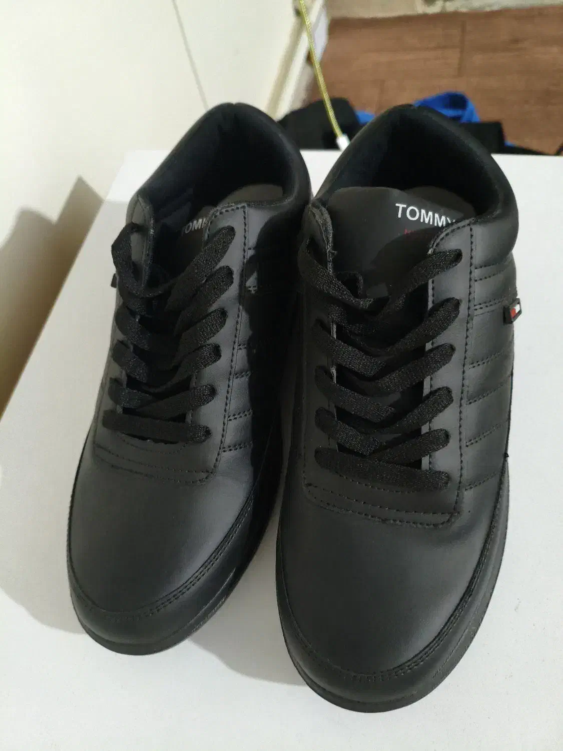 کفش اسپرت TOMMY|کیف، کفش، کمربند|تهران, مختاری|دیوار