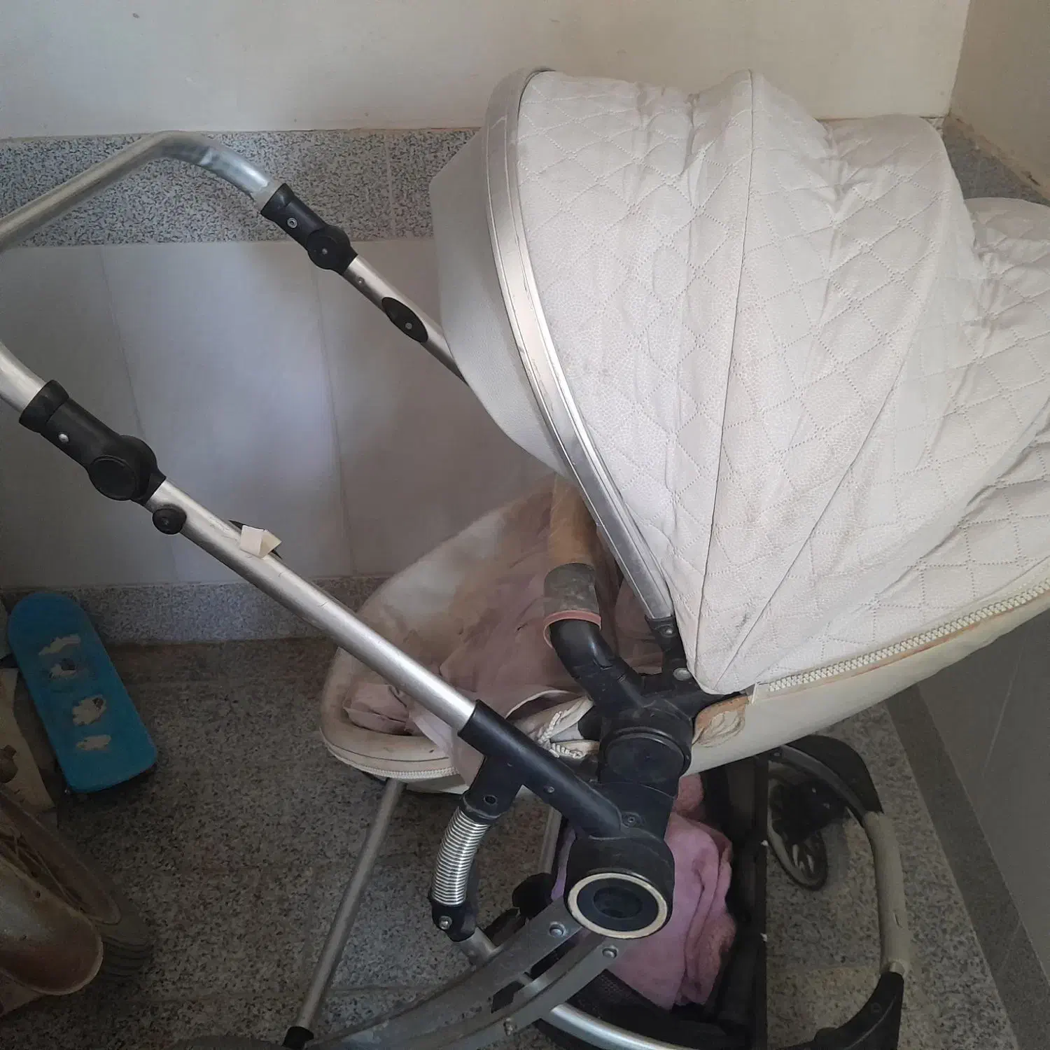 کالسکه خارجی قیمت مناسب|کالسکه و لوازم جانبی|حبیب آباد, |دیوار