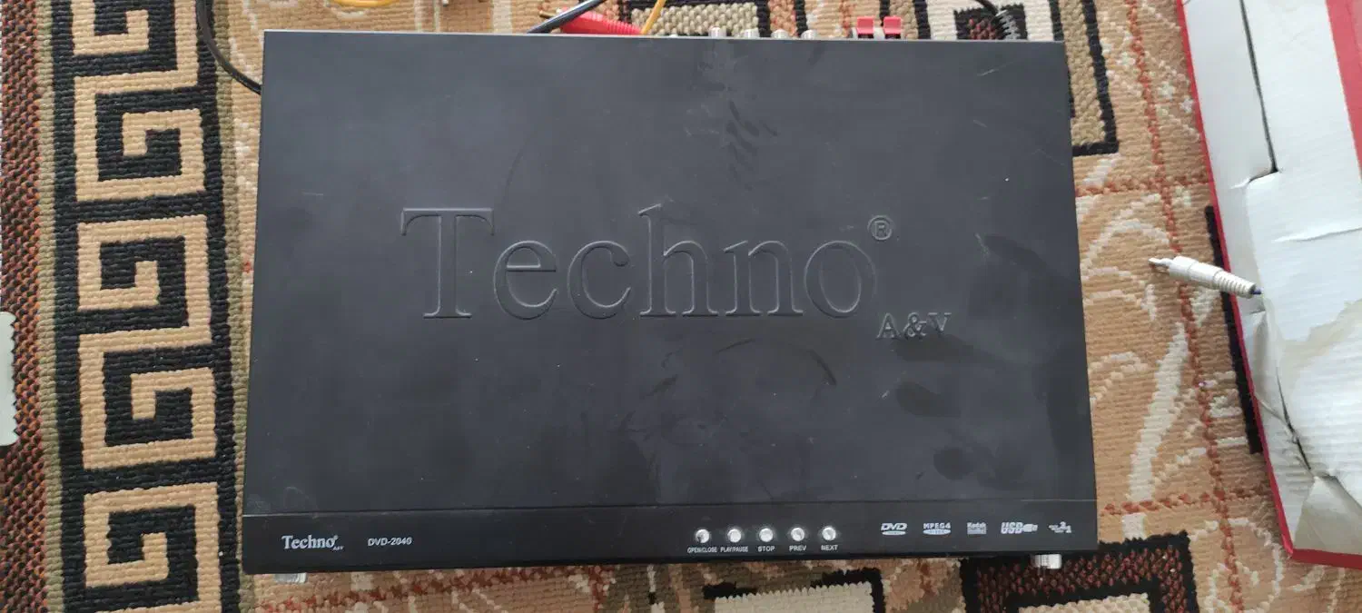 دستگاه سی دی سالم بدون خط و خش|پخش‌کننده DVD و ویدیو|اراک, |دیوار