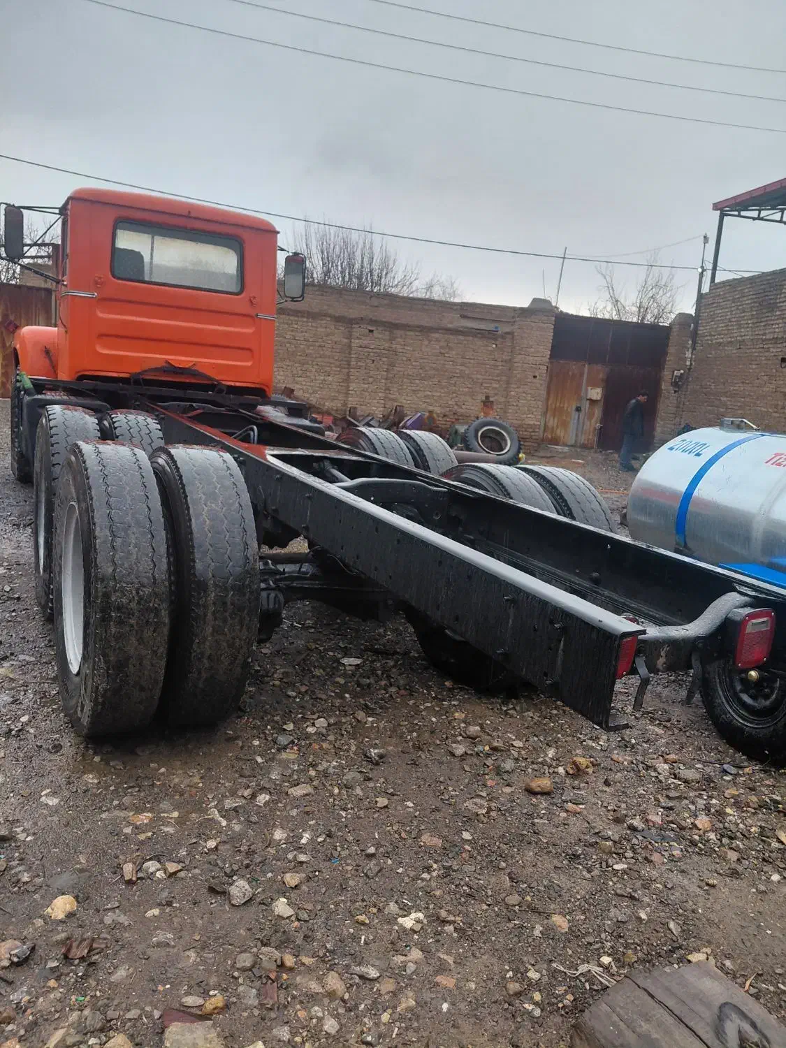 ماک اوراقی|خودرو سنگین|صوفیان, |دیوار