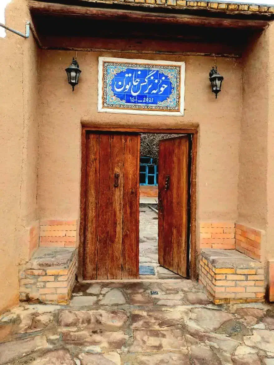 اجاره روزانه اقامتگاه سنتی نرگس خاتون|اجارهٔ کوتاه‌مدت ویلا و باغ|مشهد, فرهنگیان (شهرک غرب)|دیوار