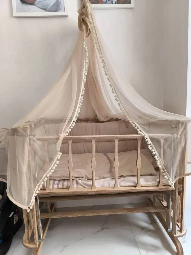 گهواره تخت کنار مادر|تخت و صندلی بچه|اندیشه, اندیشه فاز ۱|دیوار