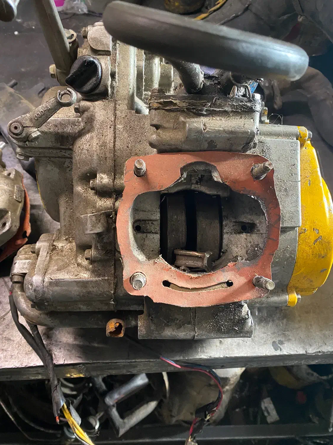 موتور تی اس ار سوزوکی|قطعات یدکی و لوازم جانبی|هشتگرد, فشند|دیوار