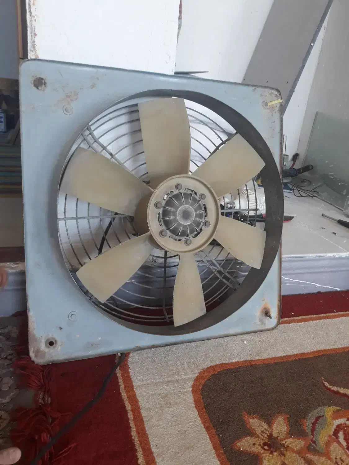 فن ۶۰در۶۰|پنکه و تصفیهکنندهٔ هوا|قم, چهل درخت|دیوار