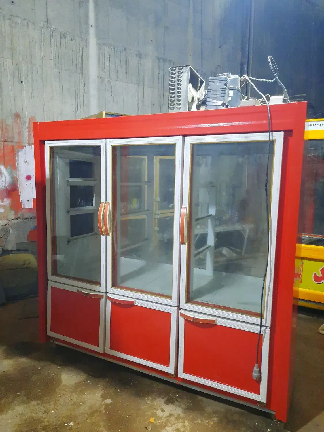 یخچال شش در موتور ضمانت کتبی|فروشگاه و مغازه|اسفراین, |دیوار