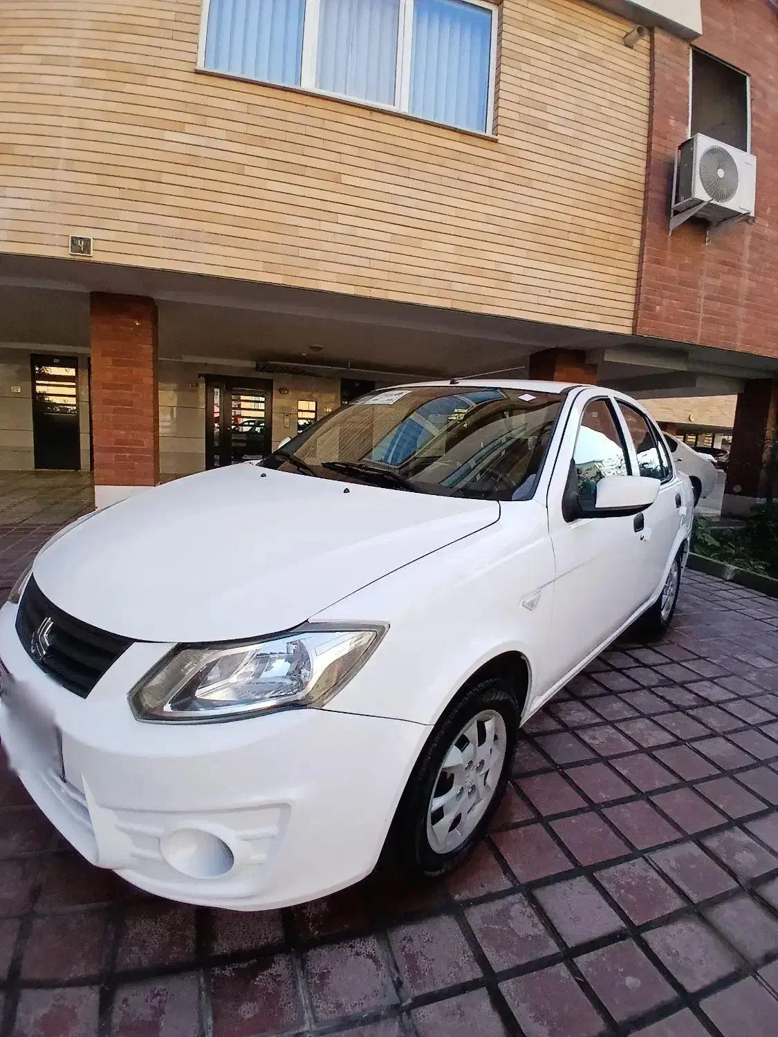 ساینا بی رنگ بدون ترک و جوش|خودرو سواری و وانت|رشت, کوی مهر|دیوار