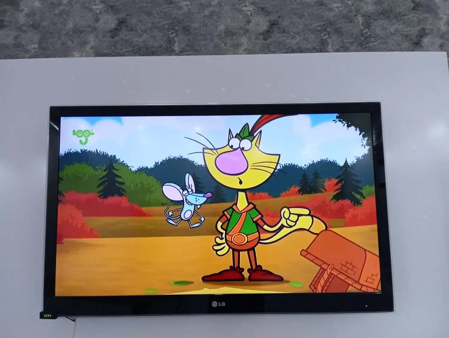 تلویزیون|تلویزیون و پروژکتور|زاوه, |دیوار