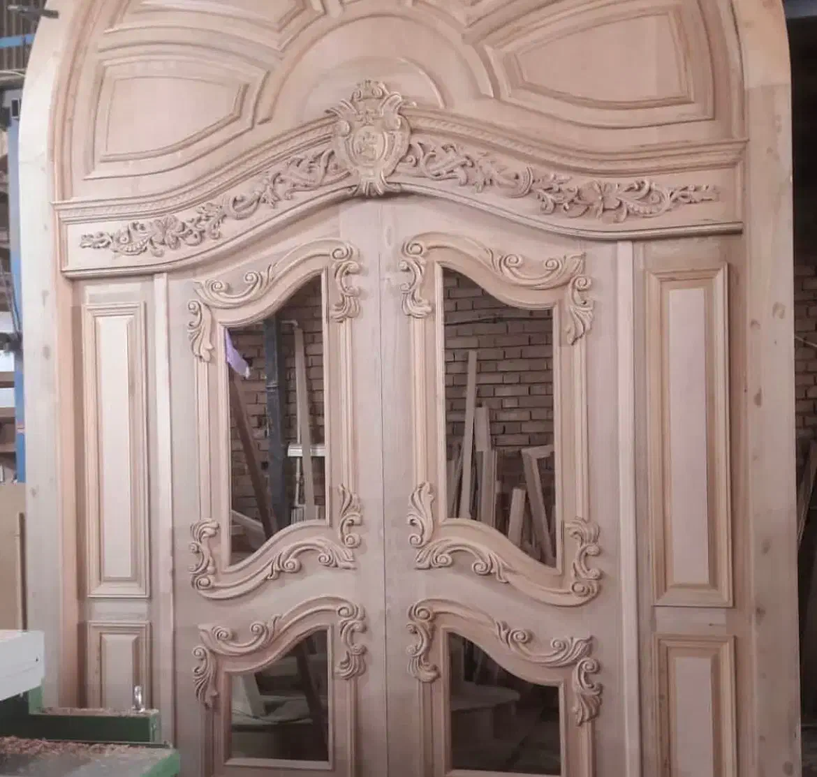 رنگ انواع درب چوبی|خدمات پیشه و مهارت|فردیس, فرامرزیه|دیوار