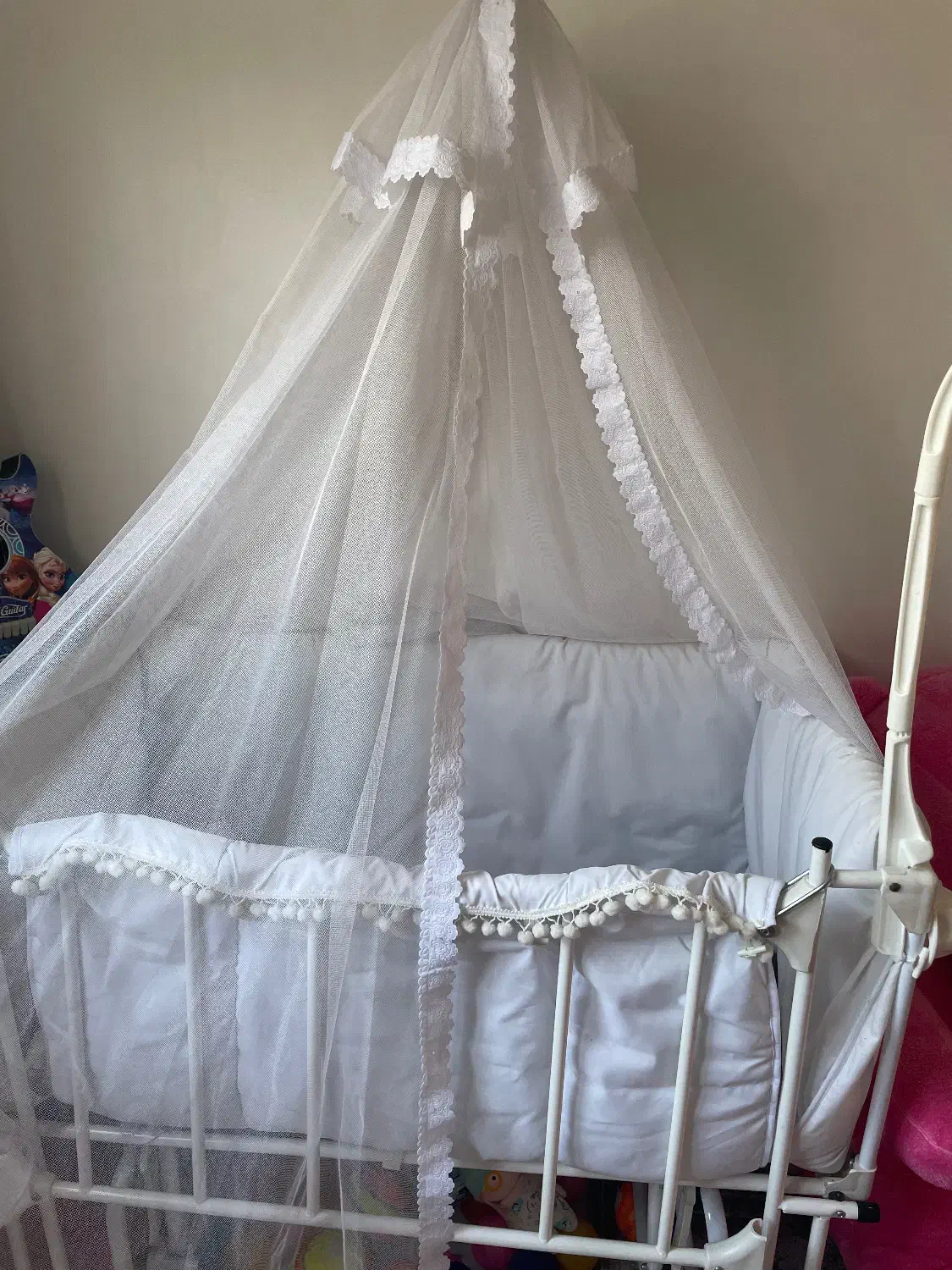 تخت (گهواره)|تخت و صندلی بچه|رشت, پل تالشان|دیوار