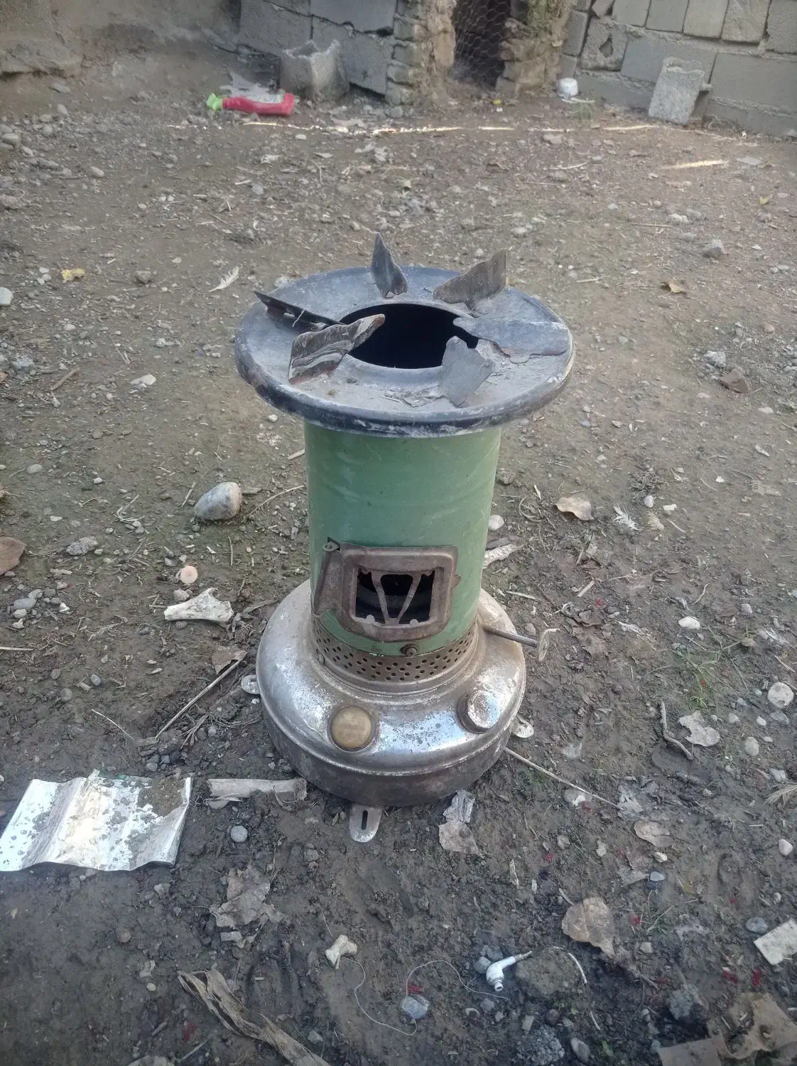 چراغ نفتی خوراک پزی والور قدیمی آنتیک عتیقه در حد|کلکسیون اشیاء عتیقه|گرگان, |دیوار