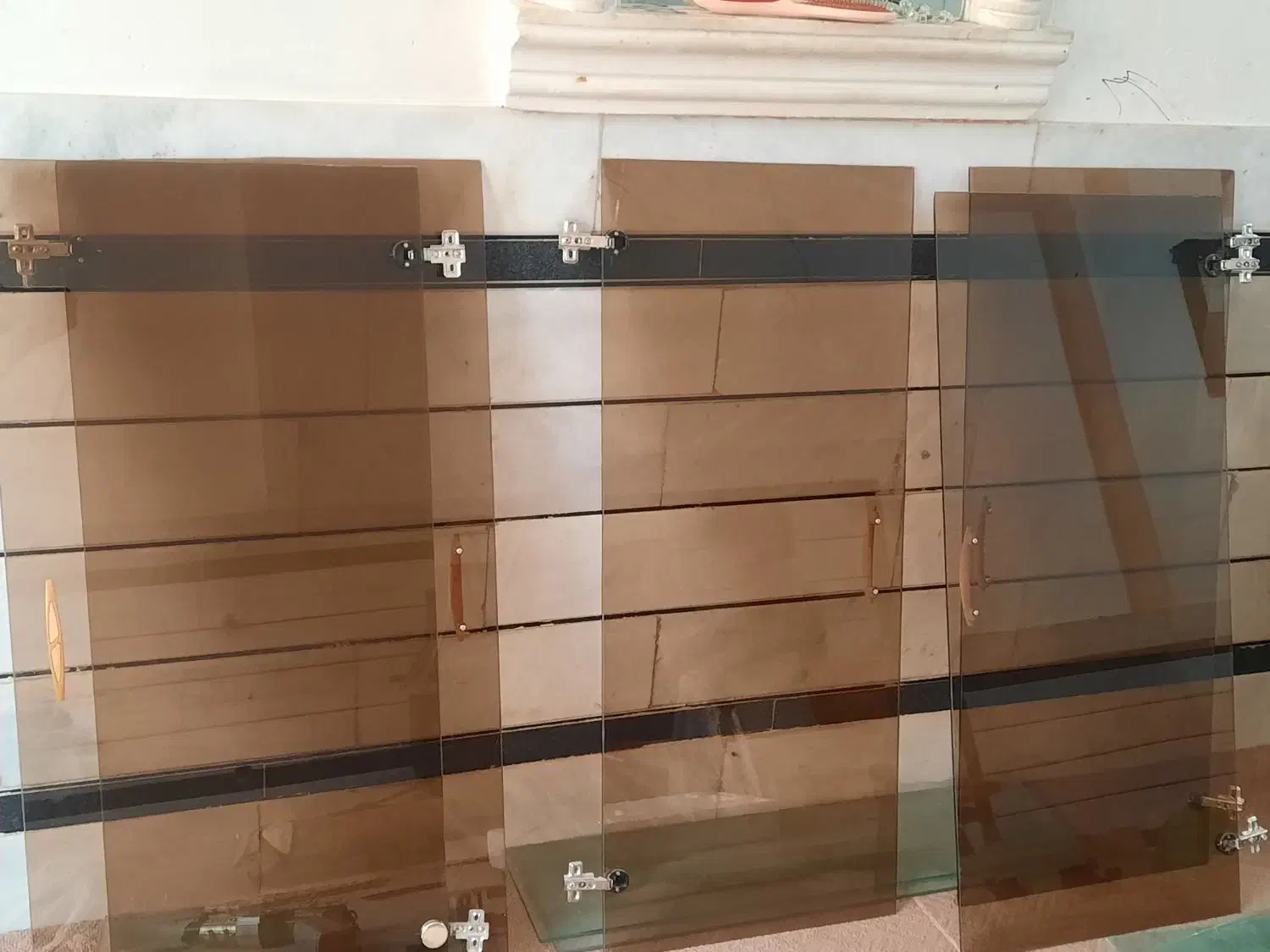 شیشه|آینه|خمینی‌شهر, |دیوار