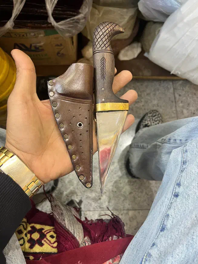 چاقو سوزنی کارد سوزنی|کلکسیون اشیاء عتیقه|شیراز, انجیر|دیوار