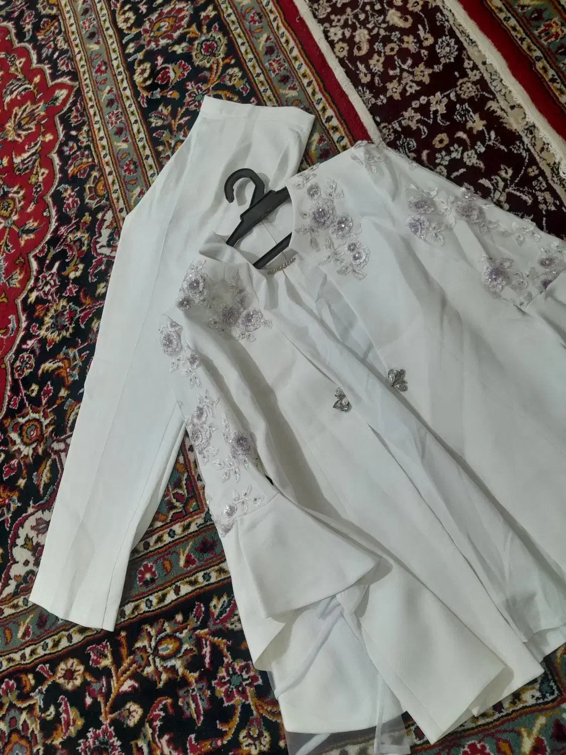 لباس عروس و کت وشلوار سفید|لباس|آران و بیدگل, |دیوار