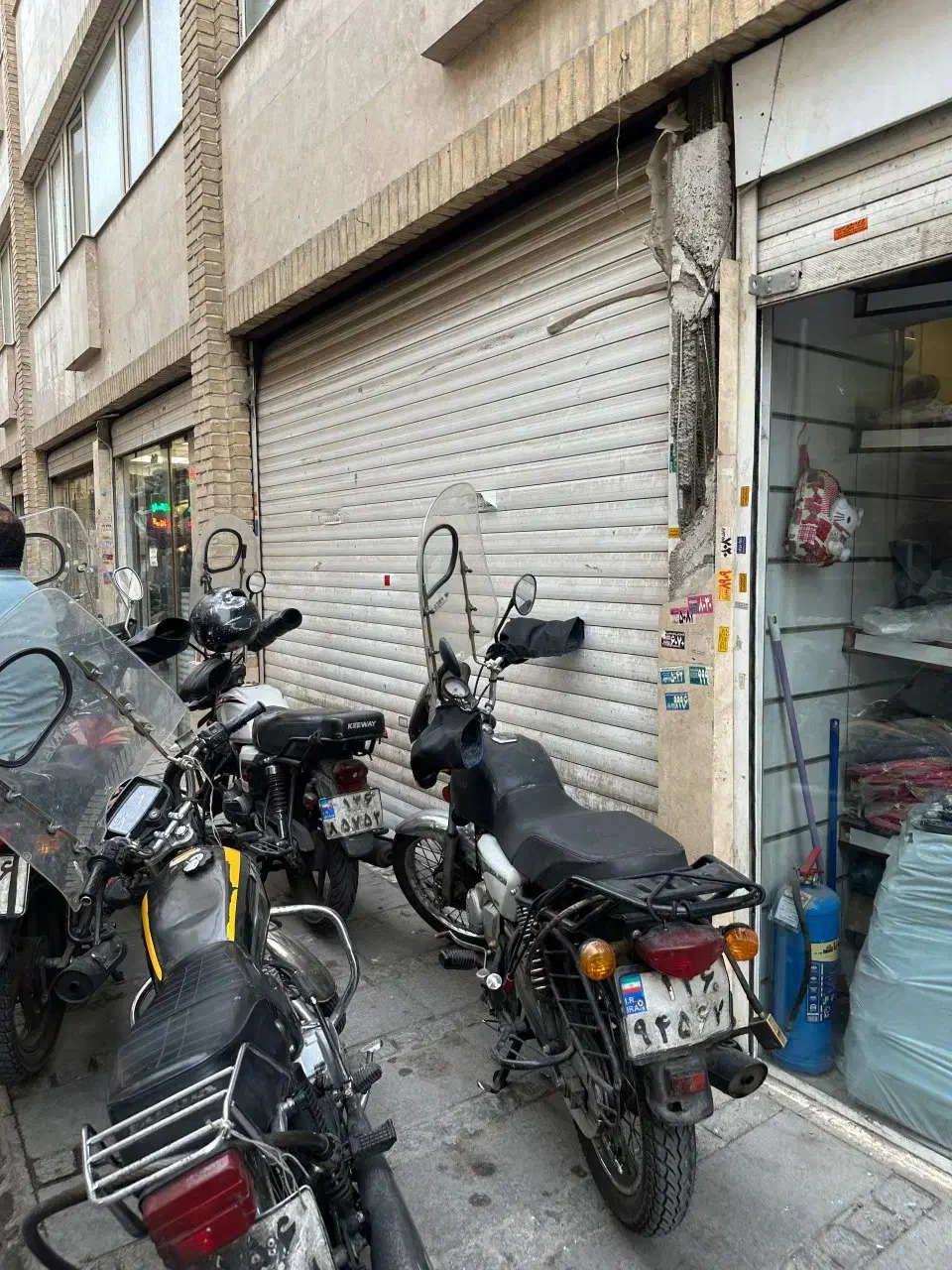 اجاره سرقفلی مغازه ۱۴ متر صنف کیف|اجارهٔ مغازه و غرفه|تهران, امین حضور|دیوار