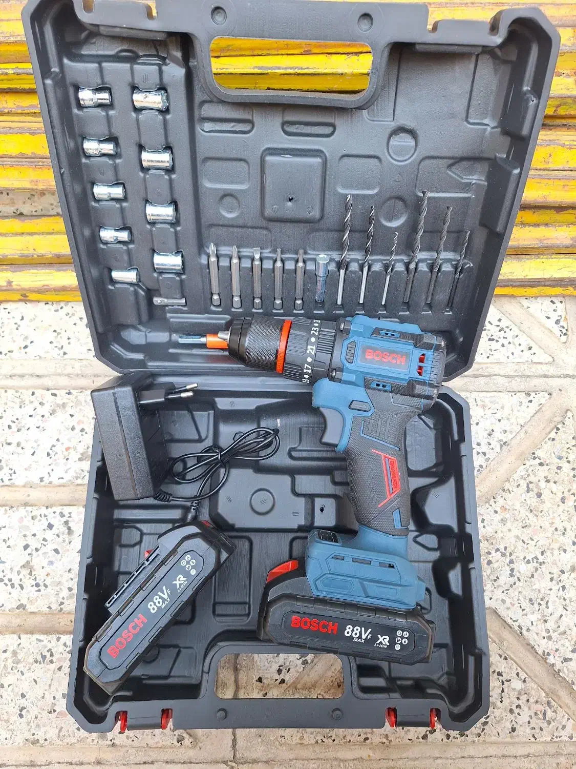 دلر دریل BOSCH چکشی گیربکسی 88ولت فلزی المانی|ماشین‌آلات صنعتی|مشهد, شهید معقول|دیوار