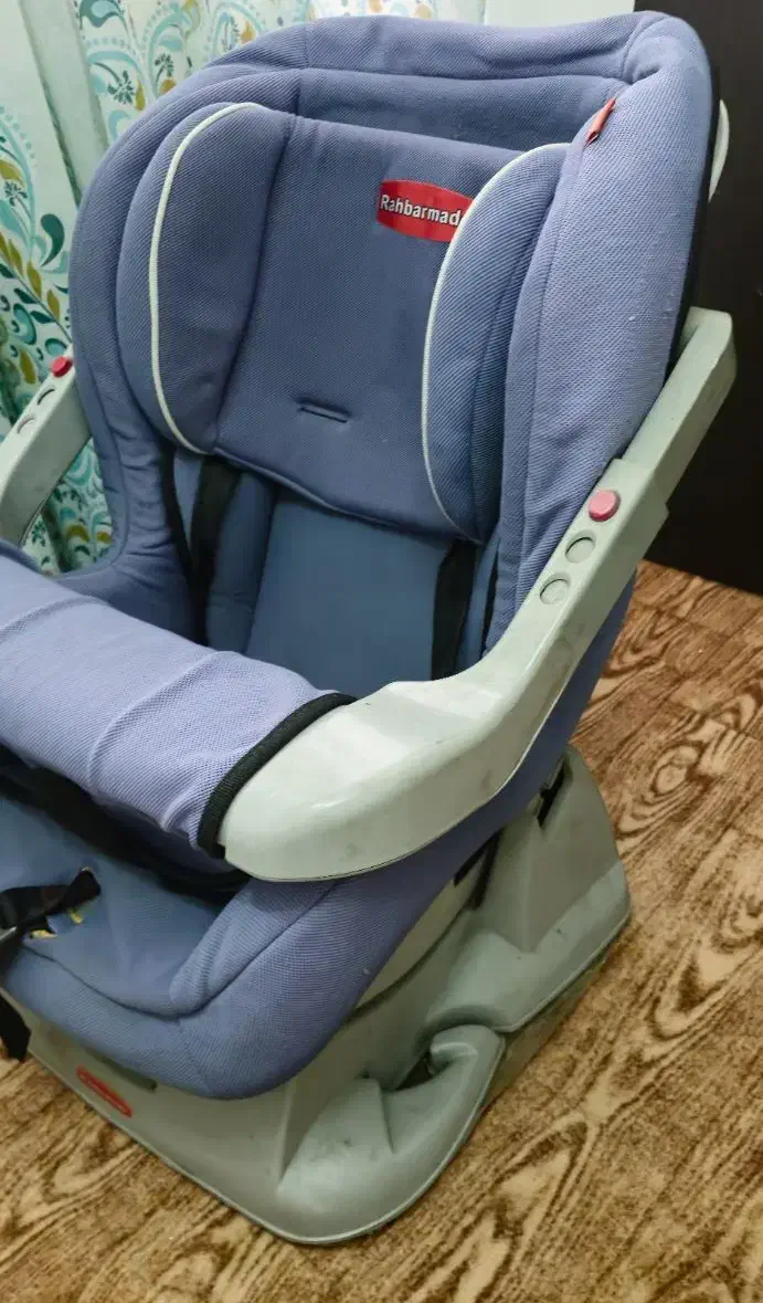 صندلی ماشین کیفیت عالی راهبر|تخت و صندلی بچه|رشت, شالکو|دیوار