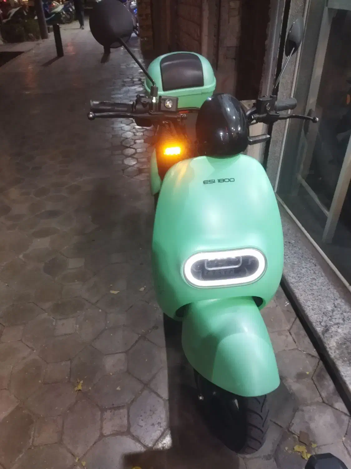 موتور برقی 1800کویر کم کار زیر قیمت|موتورسیکلت|اصفهان, مهرآباد|دیوار