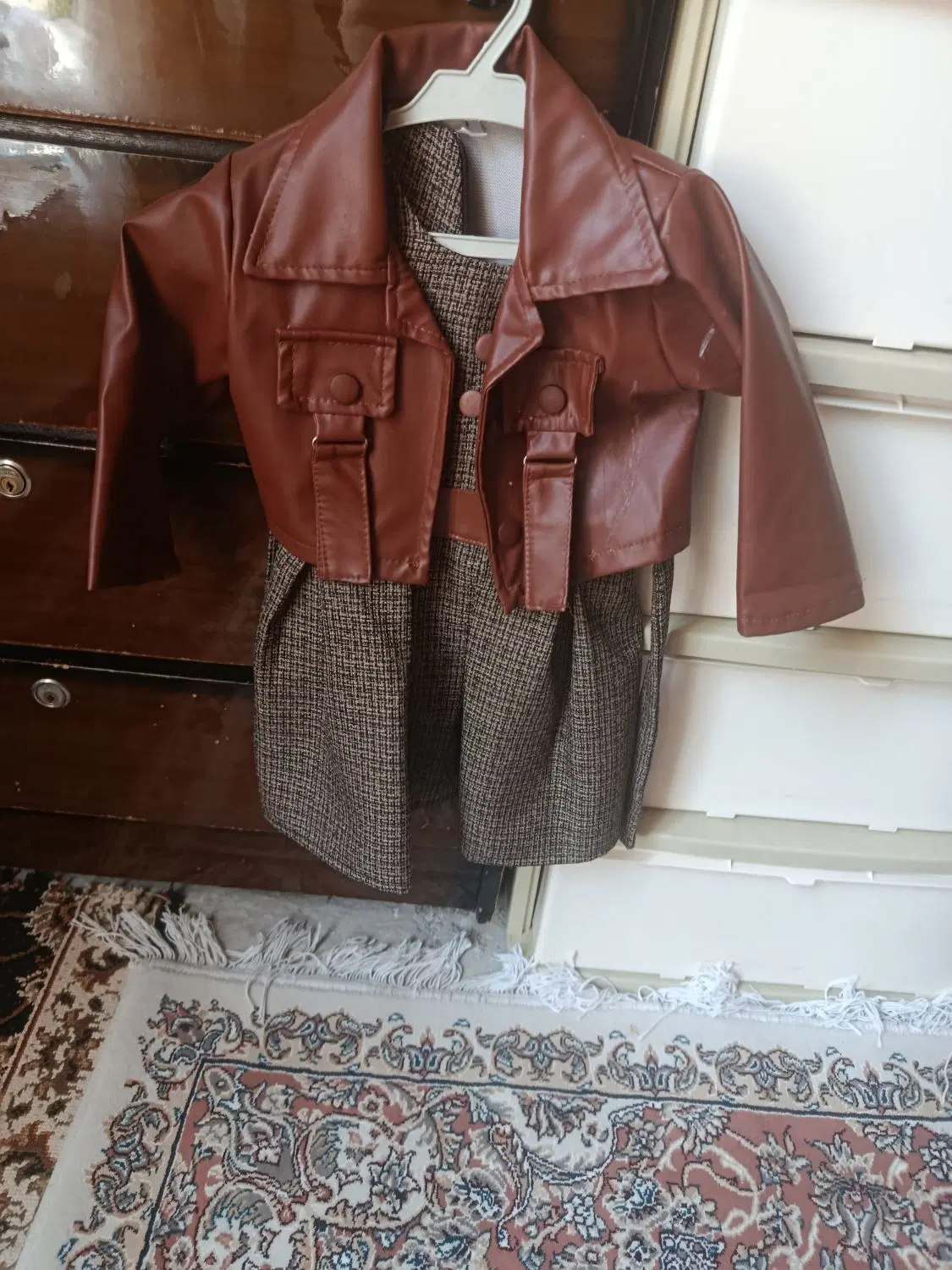بچه|کفش و لباس بچه|سیمینه, |دیوار