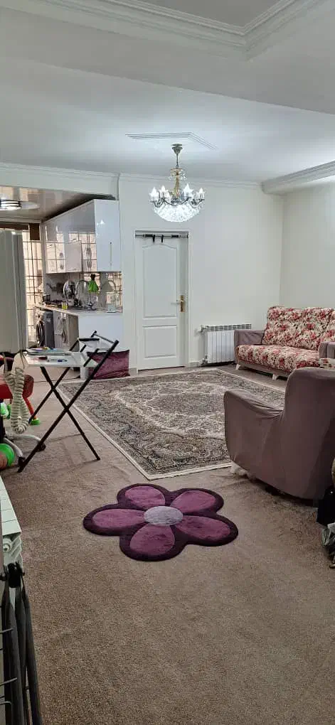 63مترطبقه1پارکینگ1خوابه آسانسور خ حیدری ک درختی