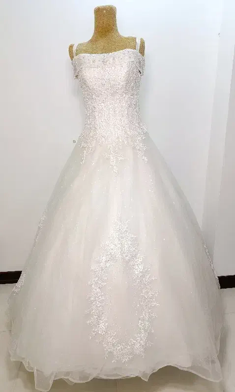 لباس عروس در حد نو و سالم|لباس|یزد, |دیوار