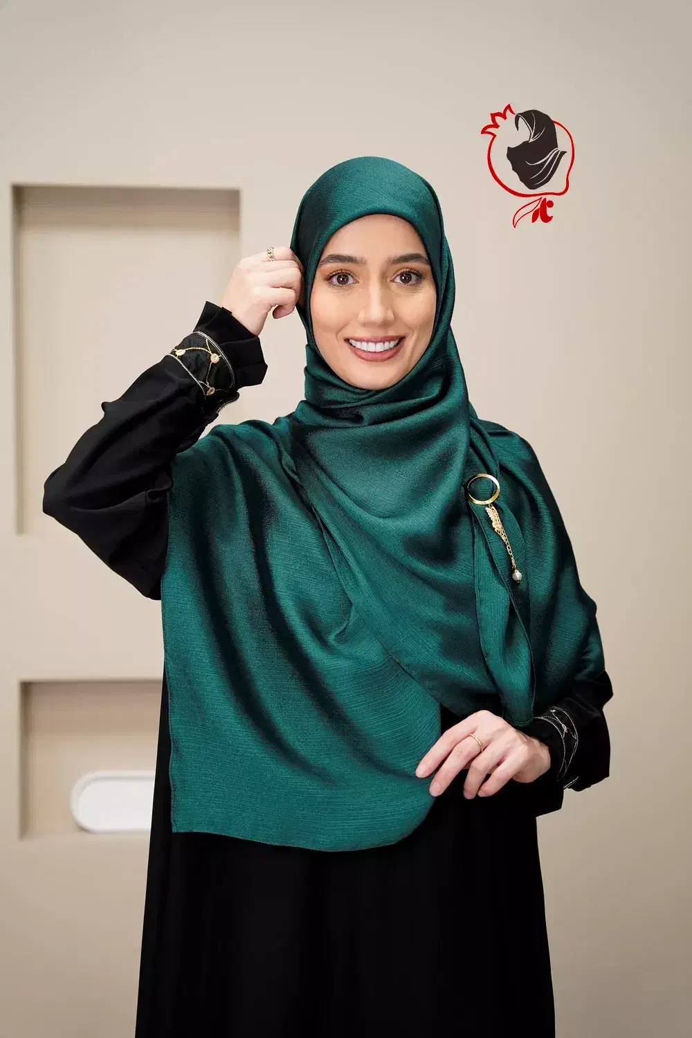 روسری کریستال سبز زمردی|لباس|شاهین‌شهر, شهرک هشت بهشت|دیوار