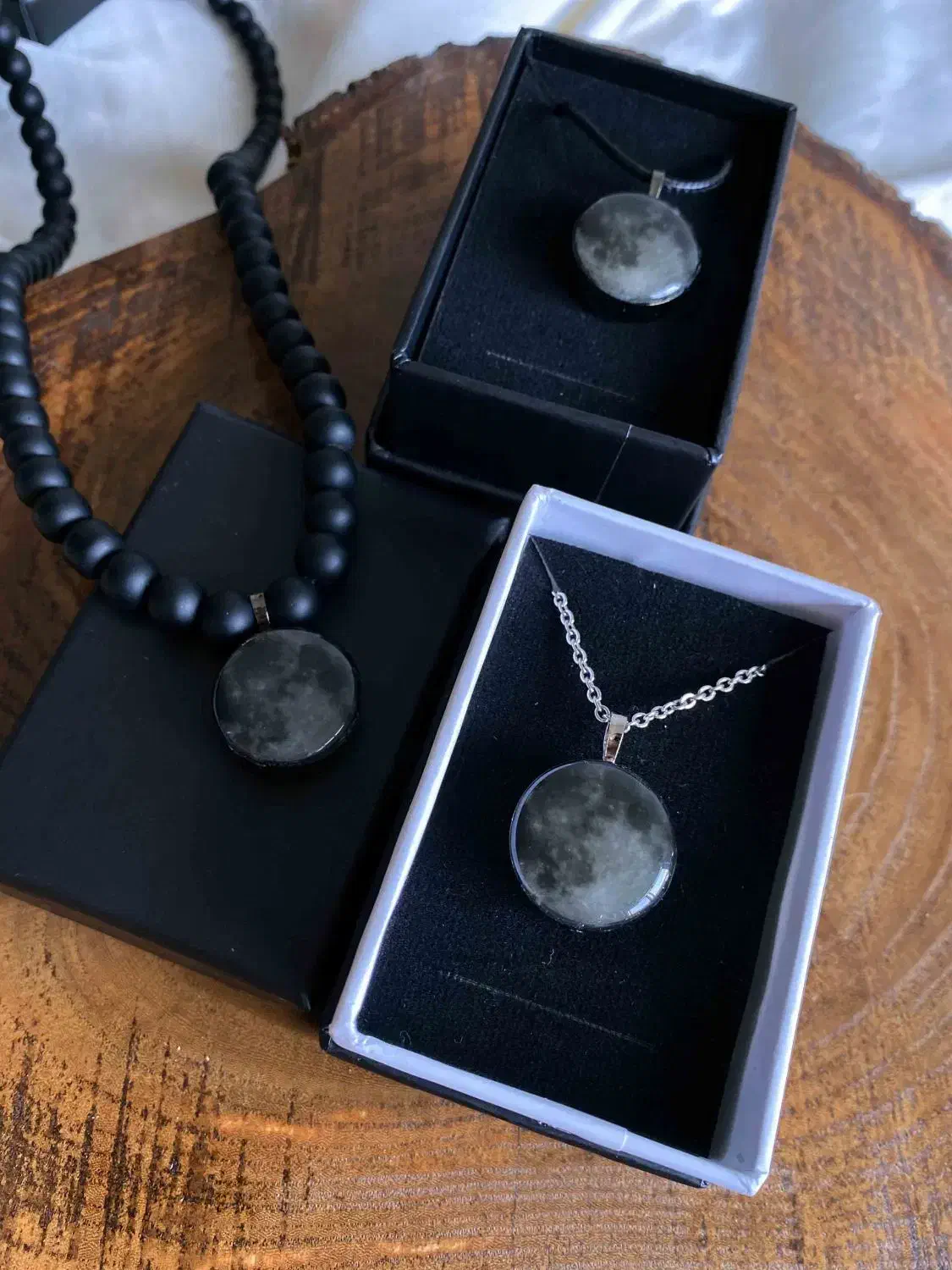 گردنبند رزینی شب تاب|بدلیجات|گرگان, |دیوار