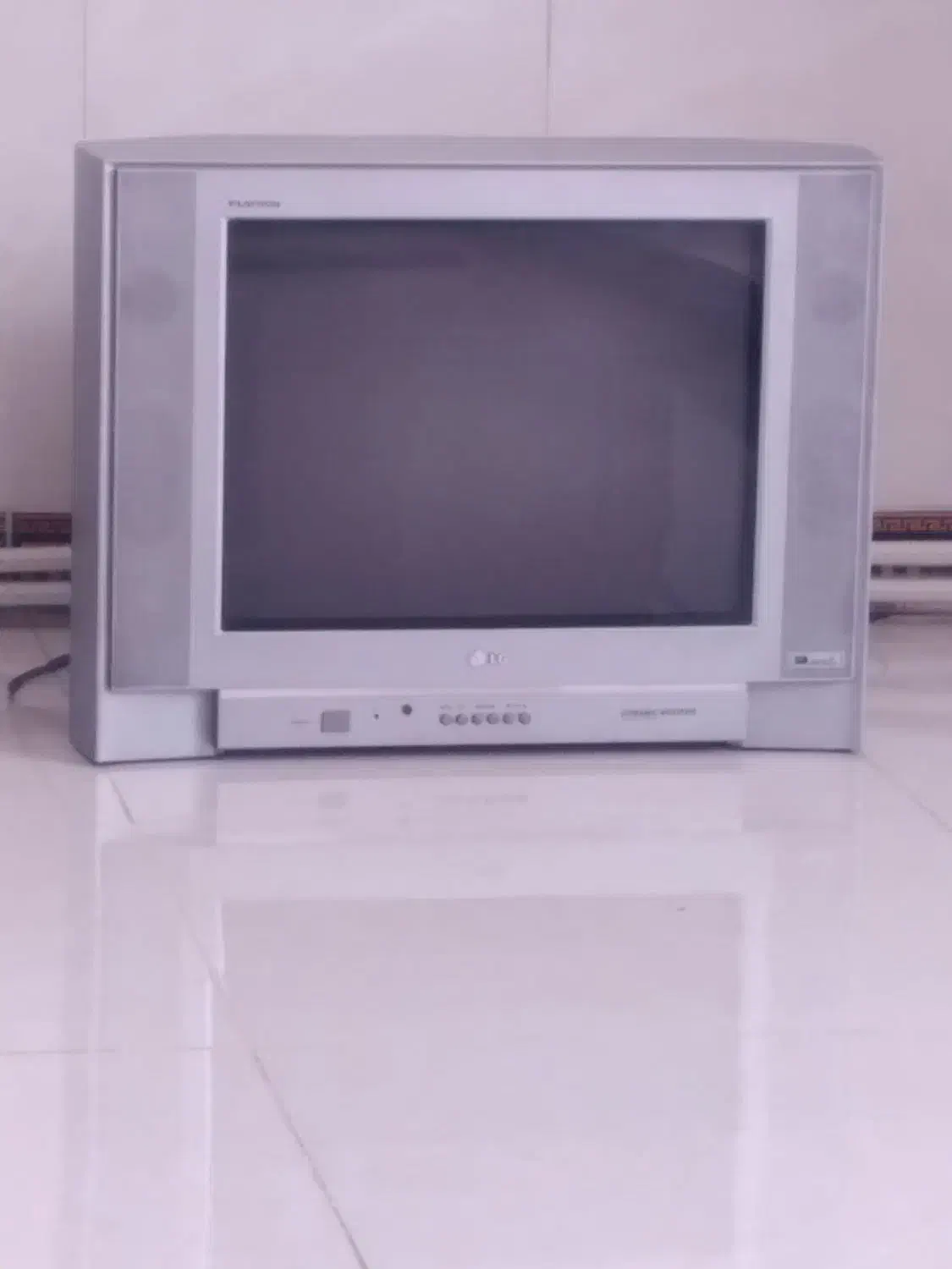 تلویزیون ۲۱ اینچ|تلویزیون و پروژکتور|اسلامآباد غرب, |دیوار