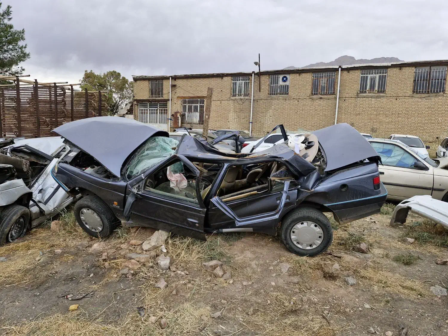 پژو ۴۰۵ تصادفی|خودرو سواری و وانت|تهران, بازار|دیوار