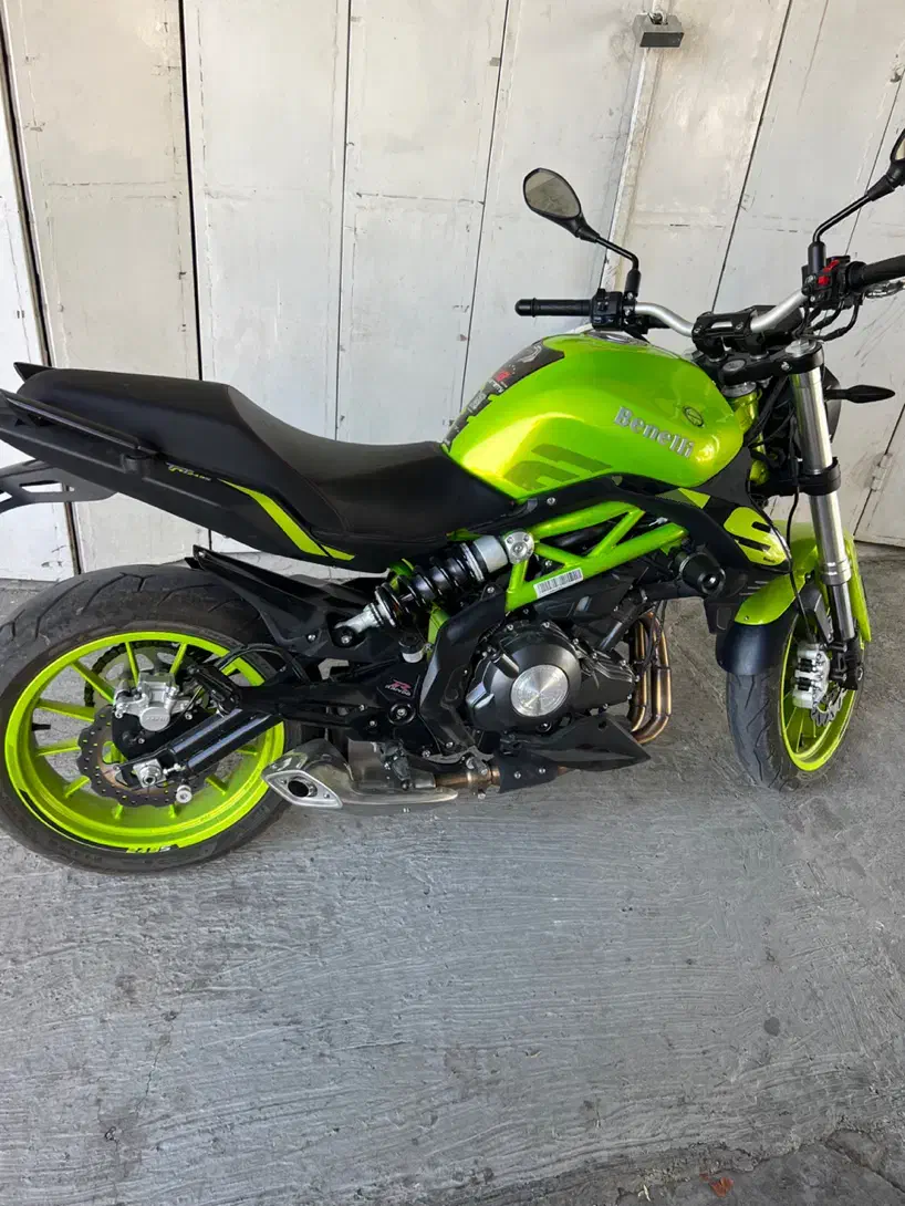 بنلی جفت سیلند فسفری|موتورسیکلت|فولادشهر, A2|دیوار