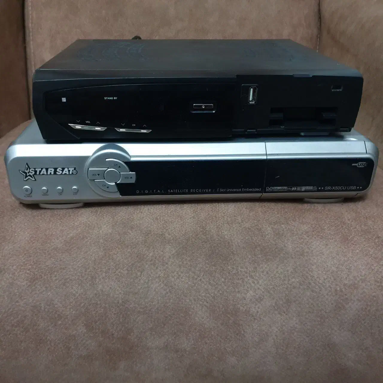 گیرنده دیجیتال|صوتی و تصویری|پرند, فاز ۵|دیوار