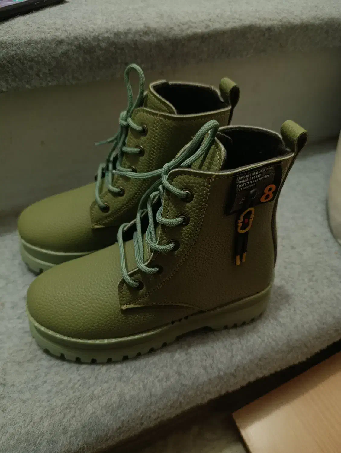 نیم بوت|کیف، کفش، کمربند|شیراز, تندگویان|دیوار