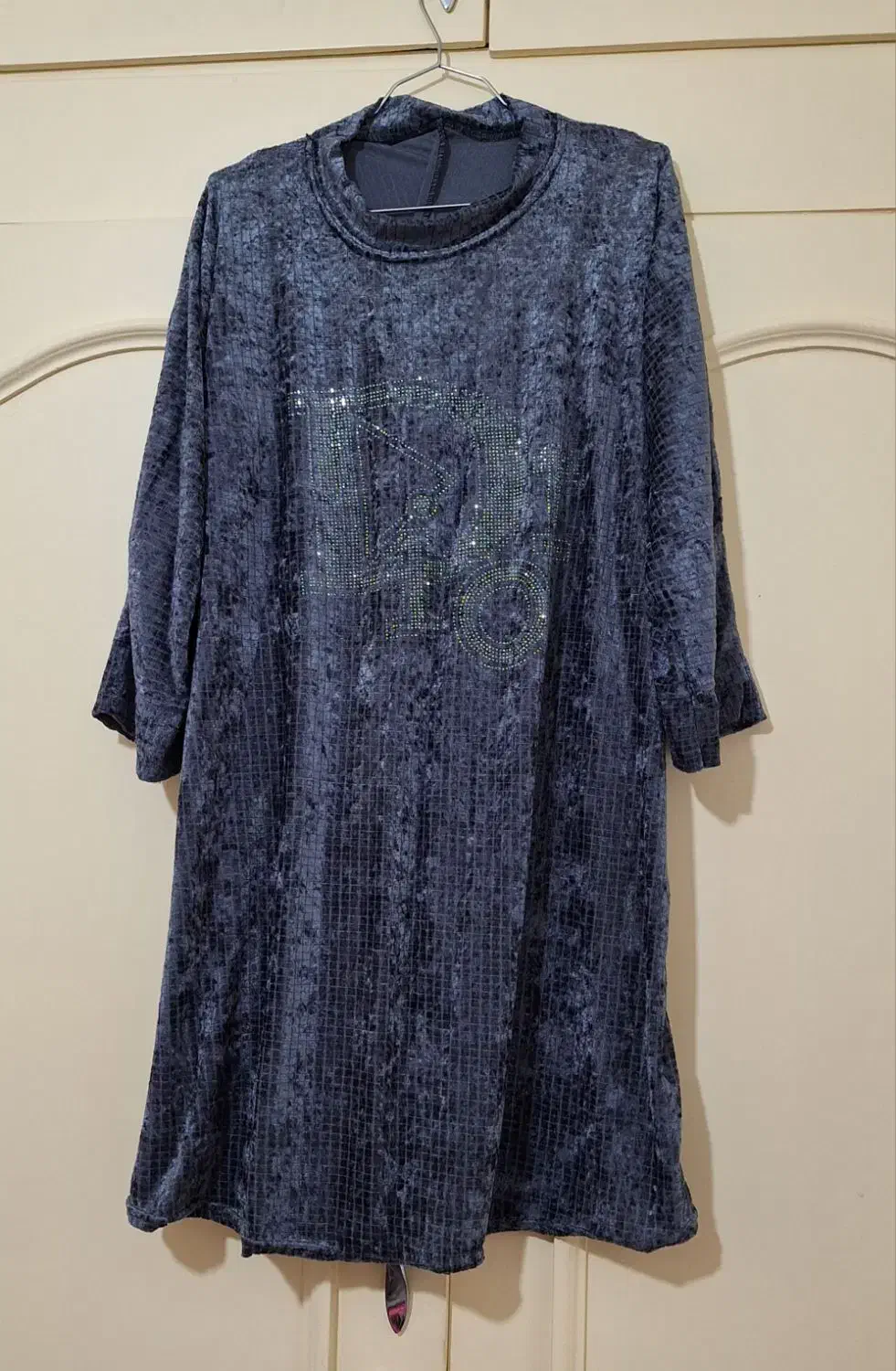 مانت و وپالتو|لباس|اصفهان, کوجان|دیوار