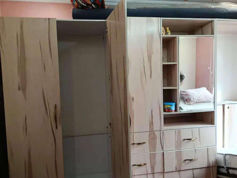 کمد دیواری  همراه تخت تا شو وکنابخانه بزرگ|جاکفشی، کمد، دراور|همدان, |دیوار