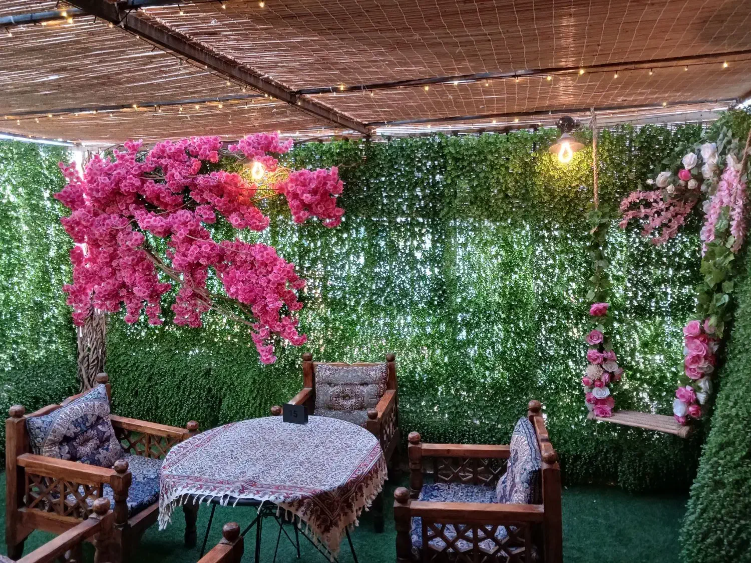 کافه برای برگذاری مراسم ها دورهمی‌ها و بازی مافیا|خدمات پذیرایی، مراسم|تهران, فلسطین (میدان انقلاب)|دیوار