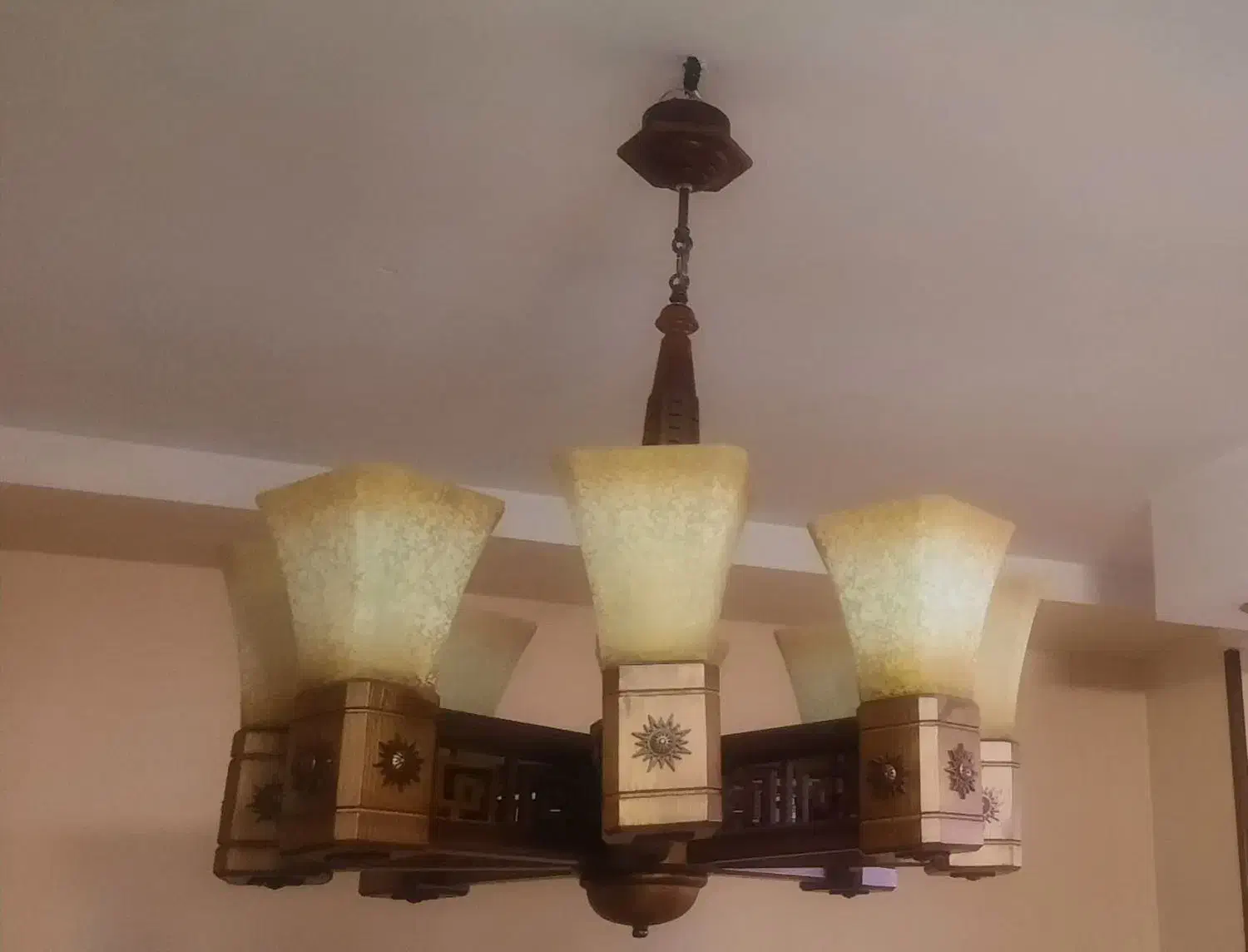 *لوستر 8 شعله شرکتی*|لوستر و چراغ آویز|کرج, برغان|دیوار