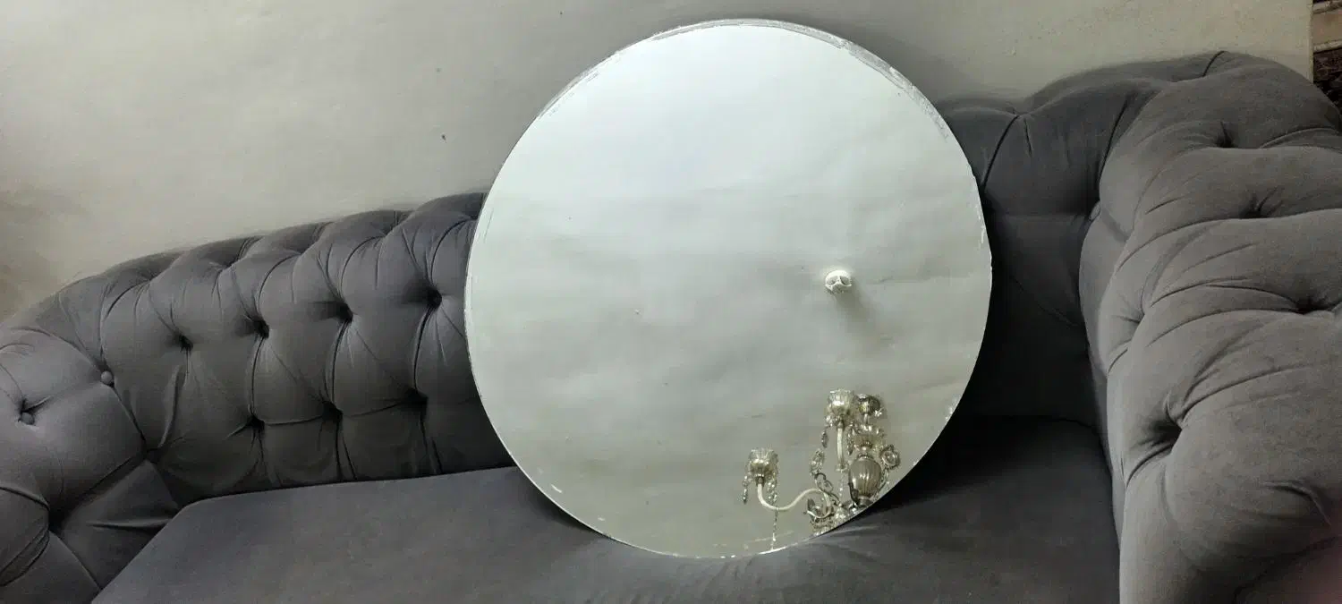 آینه گرد|آینه|گلبهار, شهر جدید گلبهار|دیوار