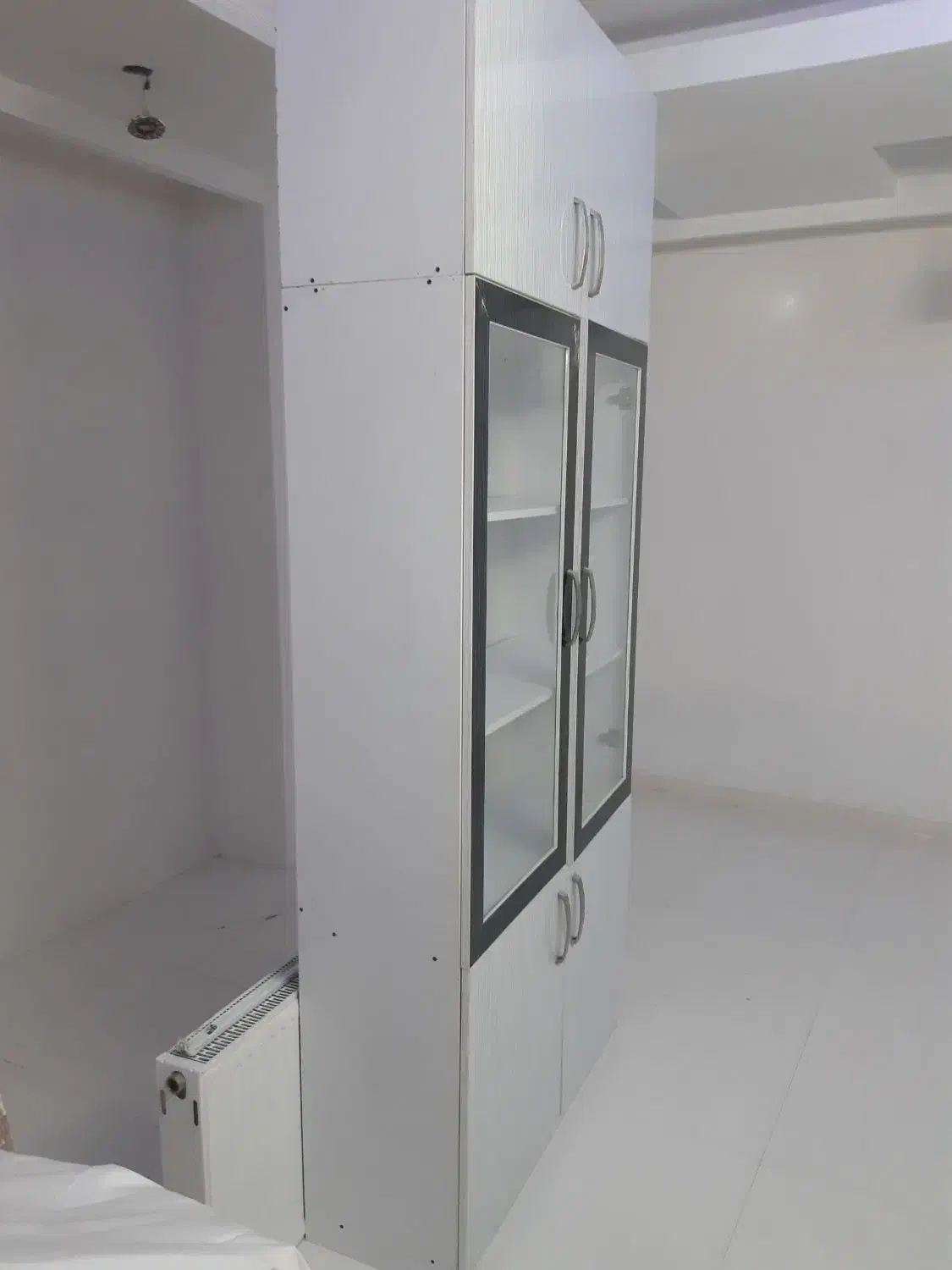 ویترین با جنس هایگلاس|بوفه، ویترین، کنسول|رودهن, |دیوار