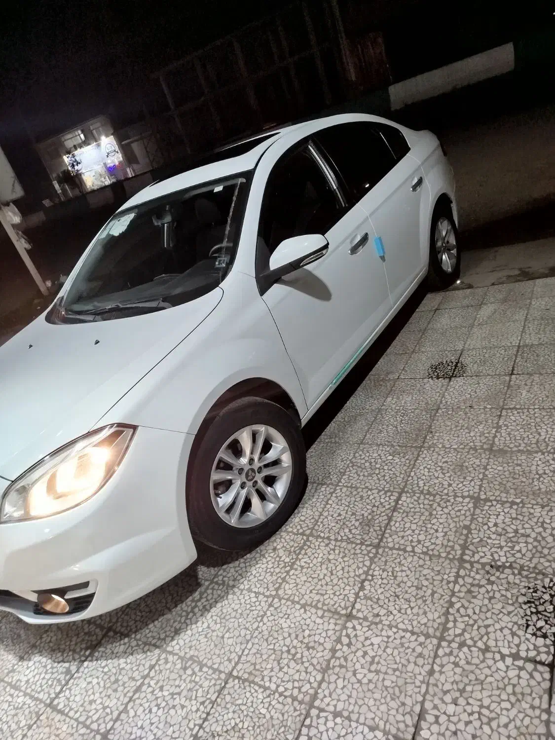 برلیانس ۳۳۰ موتور بزرگ|خودرو سواری و وانت|لنگرود, |دیوار