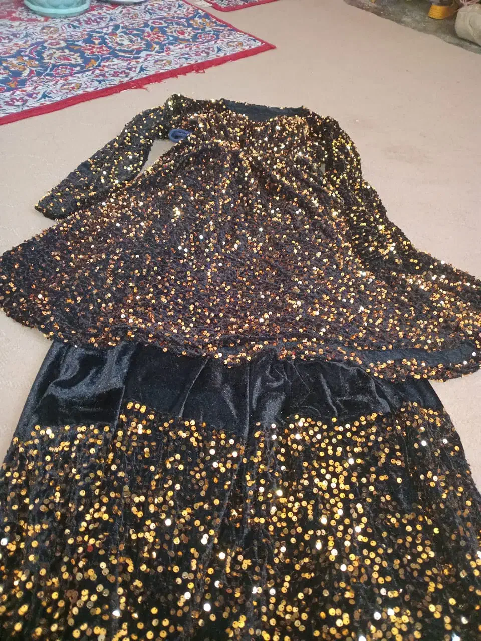 لباس محلی  نونو|لباس|مسجد سلیمان, |دیوار