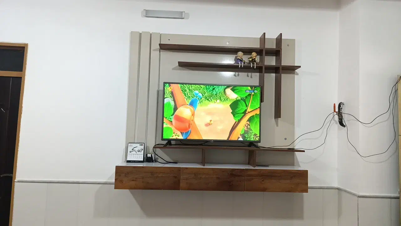 یه عدد اینه و شمعدان و یه عدد گلیم|آینه|قم, شاه ابراهیم|دیوار