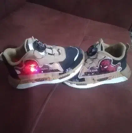 کفش مرد عنکبوتی پسرانه سایز۲۹|کفش و لباس بچه|میاندوآب, |دیوار