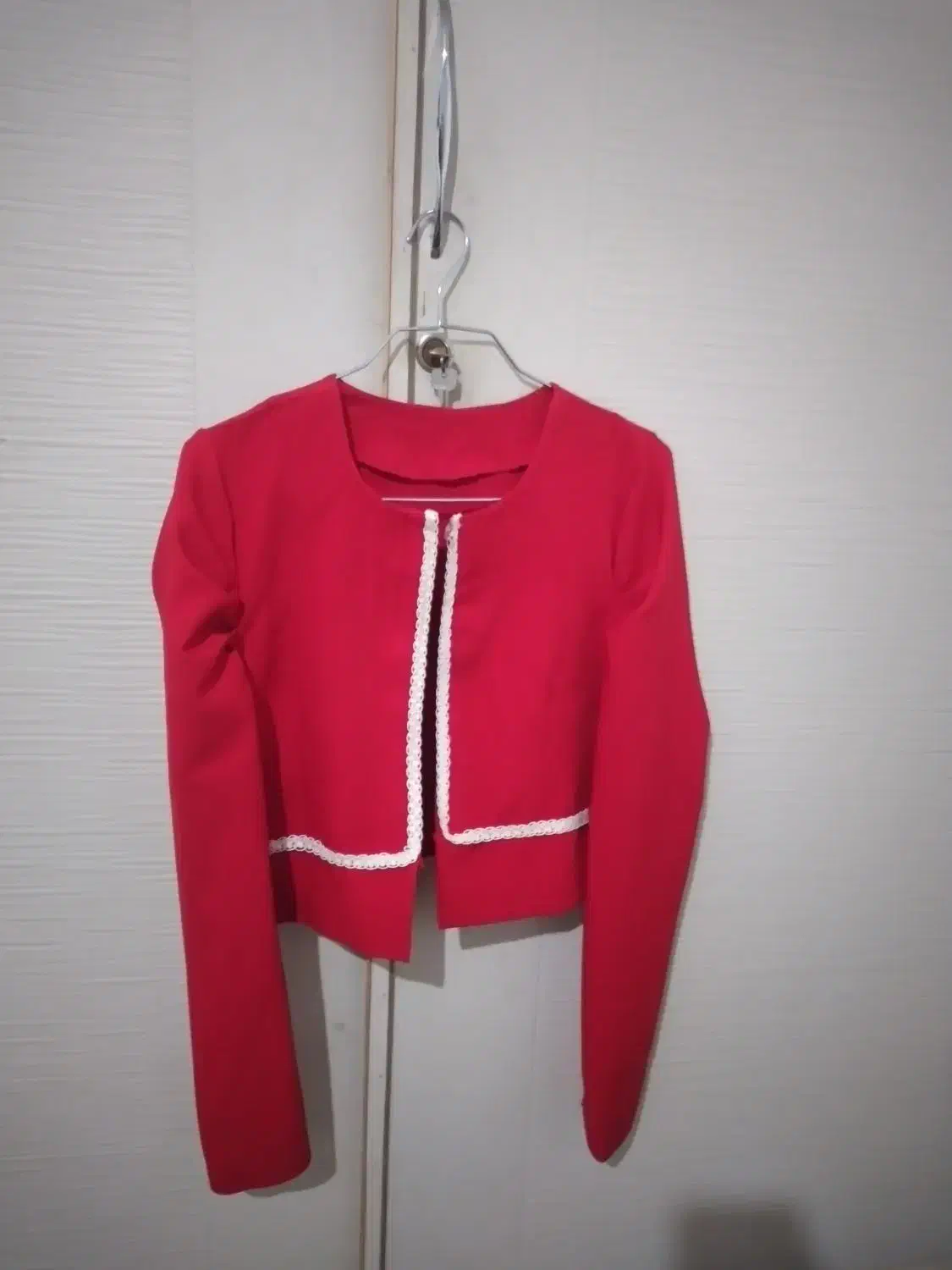 تعدادی لباس نو|لباس|زنجان, |دیوار