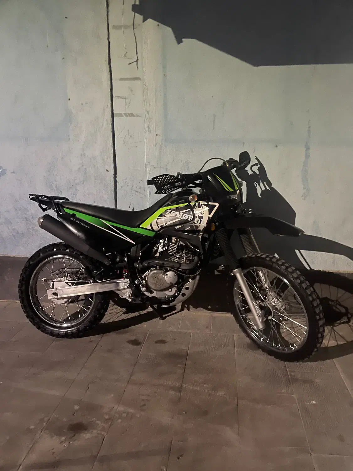 تریل زمرد۲۰۰|موتورسیکلت|آشخانه, |دیوار