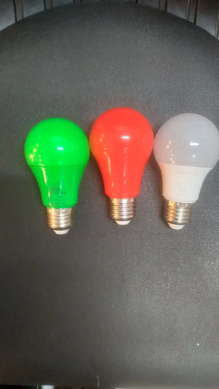 لامپ ۹ وات ال ای دی یکسال گارانتی تعویض|لامپ و چراغ|تهران, فردوسی|دیوار