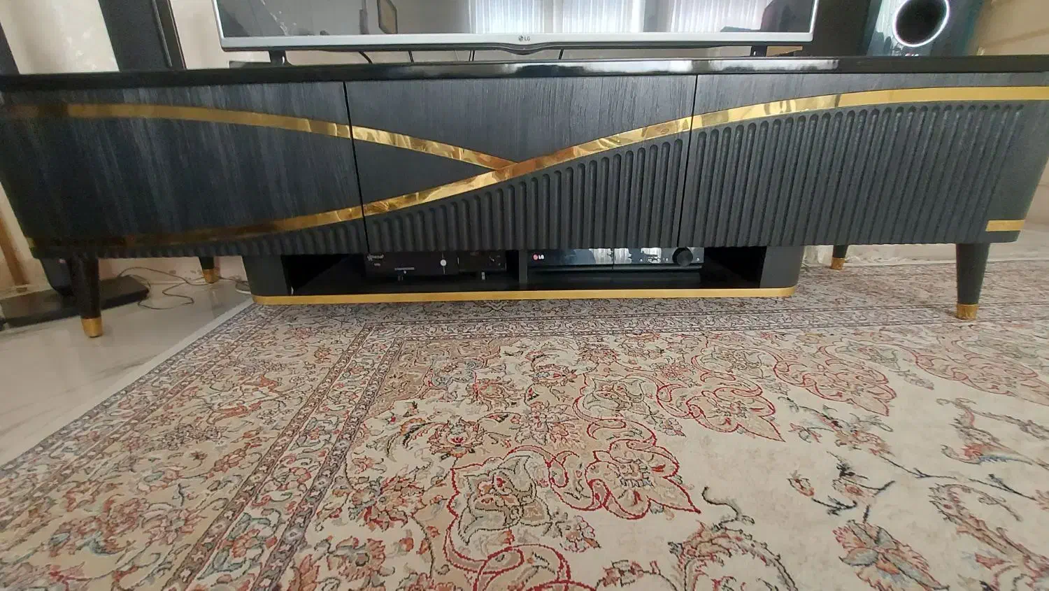 زیر تلویزیون|میز تلویزیون|اصفهان, کساره|دیوار